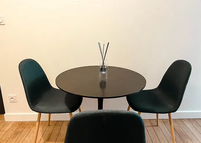 Le Cosy Et Confortable A 15min A Pied De La Gare *