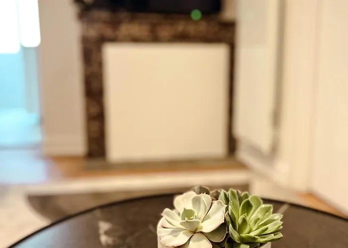 Le Cosy Et Confortable A 15min A Pied De La Gare Apartman *